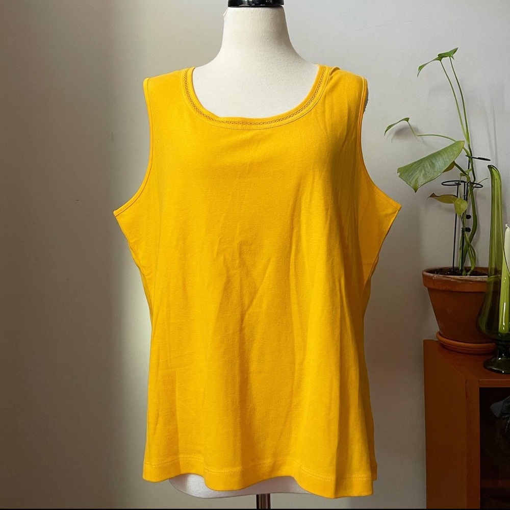 vintage yellow tank top🌞